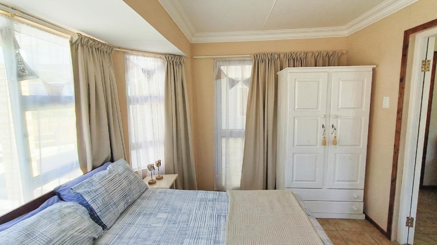 4 Bedroom Property for Sale in Hartenbos Central Western Cape